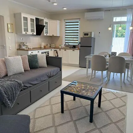 Fehér Lótusz Apartman Balatonföldvár
